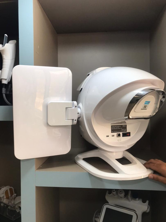 آنالیزور بیت موجی مانیتور بزرگ 2025 BITMOJI Skin Analyzer